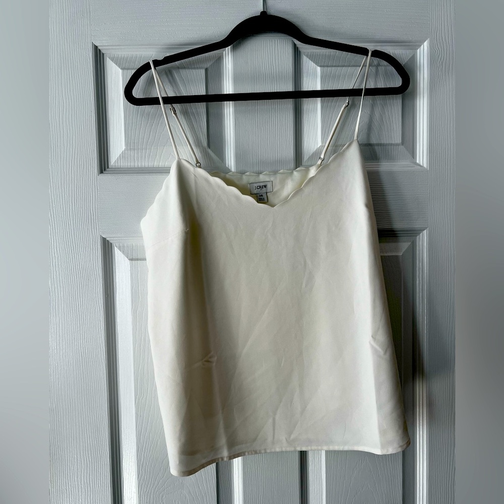 Scallop Edge Tank